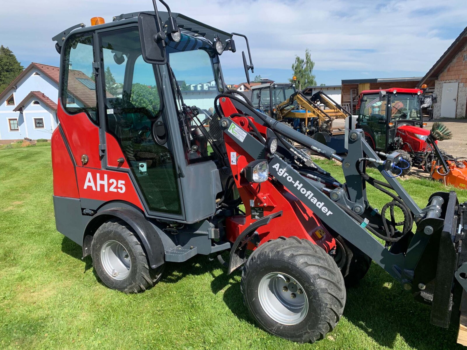 Agro-Hoflader erhältlich bei Röhrnbacher Hydraulik